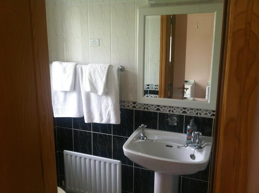 Dunn Court House Bed & Breakfast Killarney Room photo